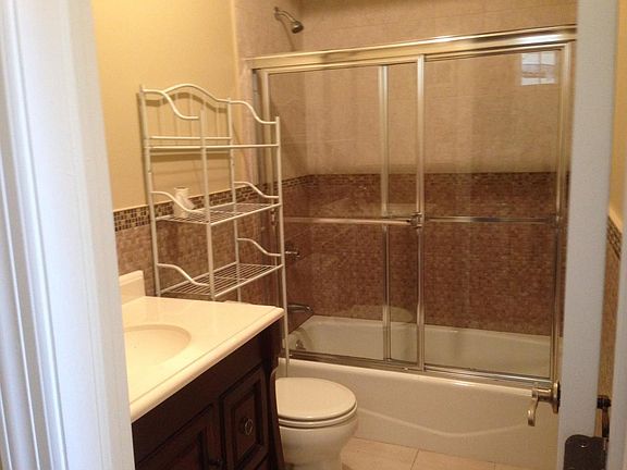 4th image of 125 Bionia Ave