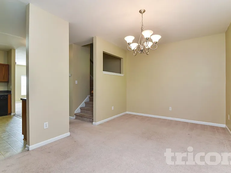 1470 Knights Trl — Photo 5