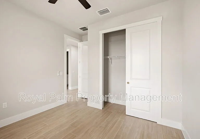 2616 NW 9th Ave — Photo 13