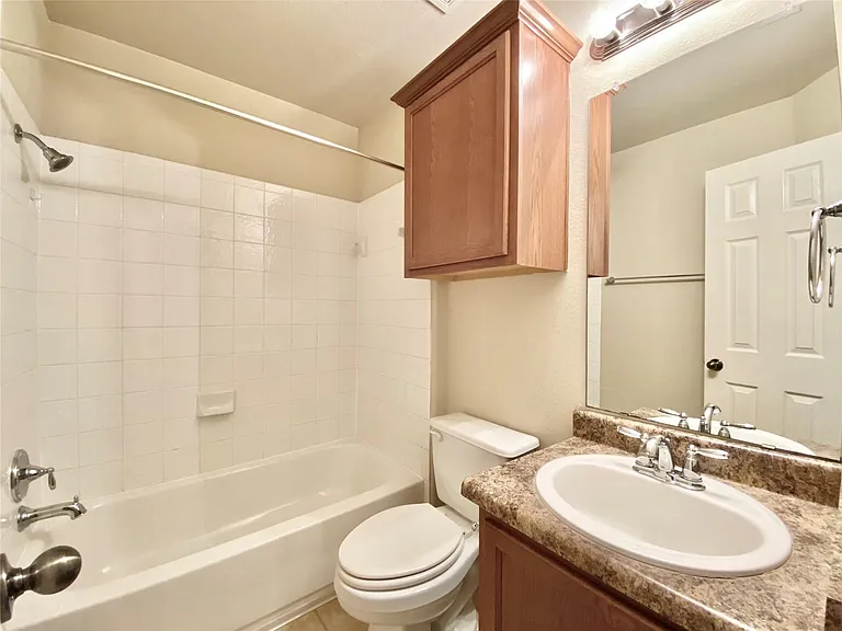 18524 Mammoth Cave Blvd #2 — Photo 28