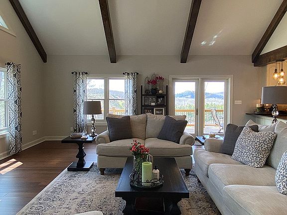 5th image of 63 Folly Ln