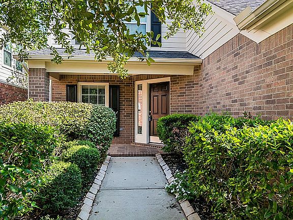2nd image of 20 Buena Park Cir