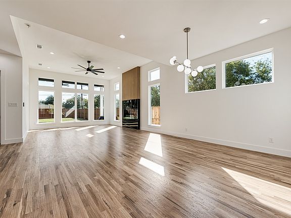4th image of 1830 S Marsalis Ave