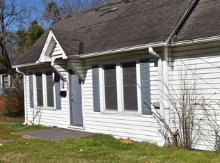 708 Crockett Rd, Palestine, TX 75801