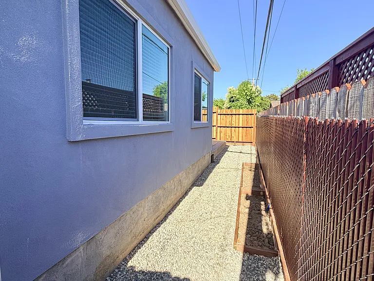 6018 Denver Dr — Photo 2