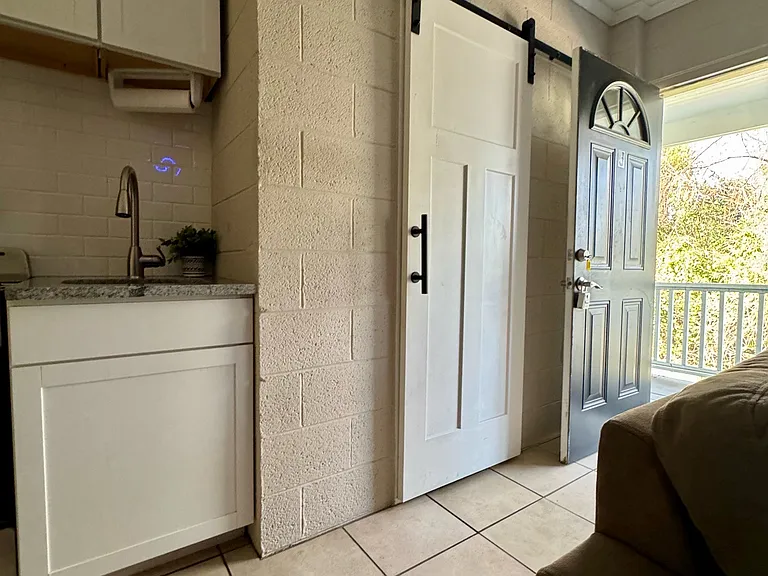 402 S Holly St #J — Photo 14