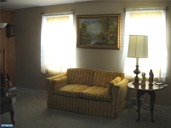 4th image of 308 Sherwood Ave