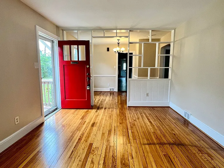 2517 Williams St — Photo 7