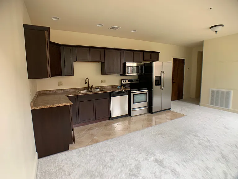 1740 Chestnut St — Photo 33