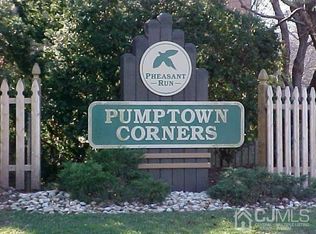 63 Pheasant Run #63, Edison, NJ 08820