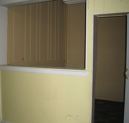 5th image of 224 E Main St