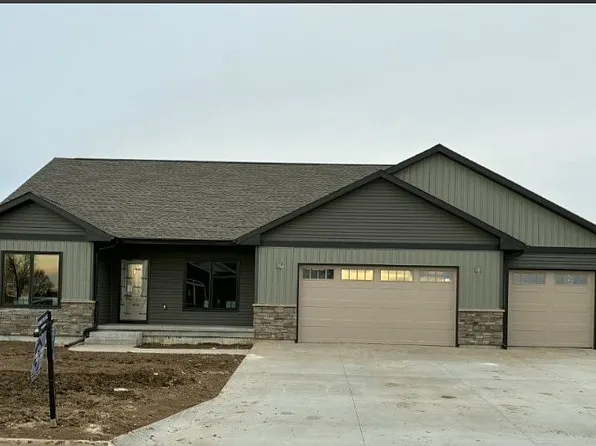 507 Sunset Dr, New London, IA 52645
