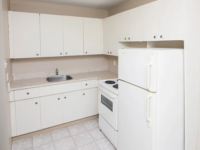 1035 Powers St — Photo 27