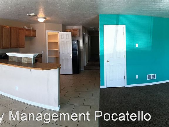 3rd image of 1598 Zener St APT B