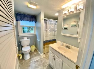 34 Ellery Ave, Middletown, RI 02842