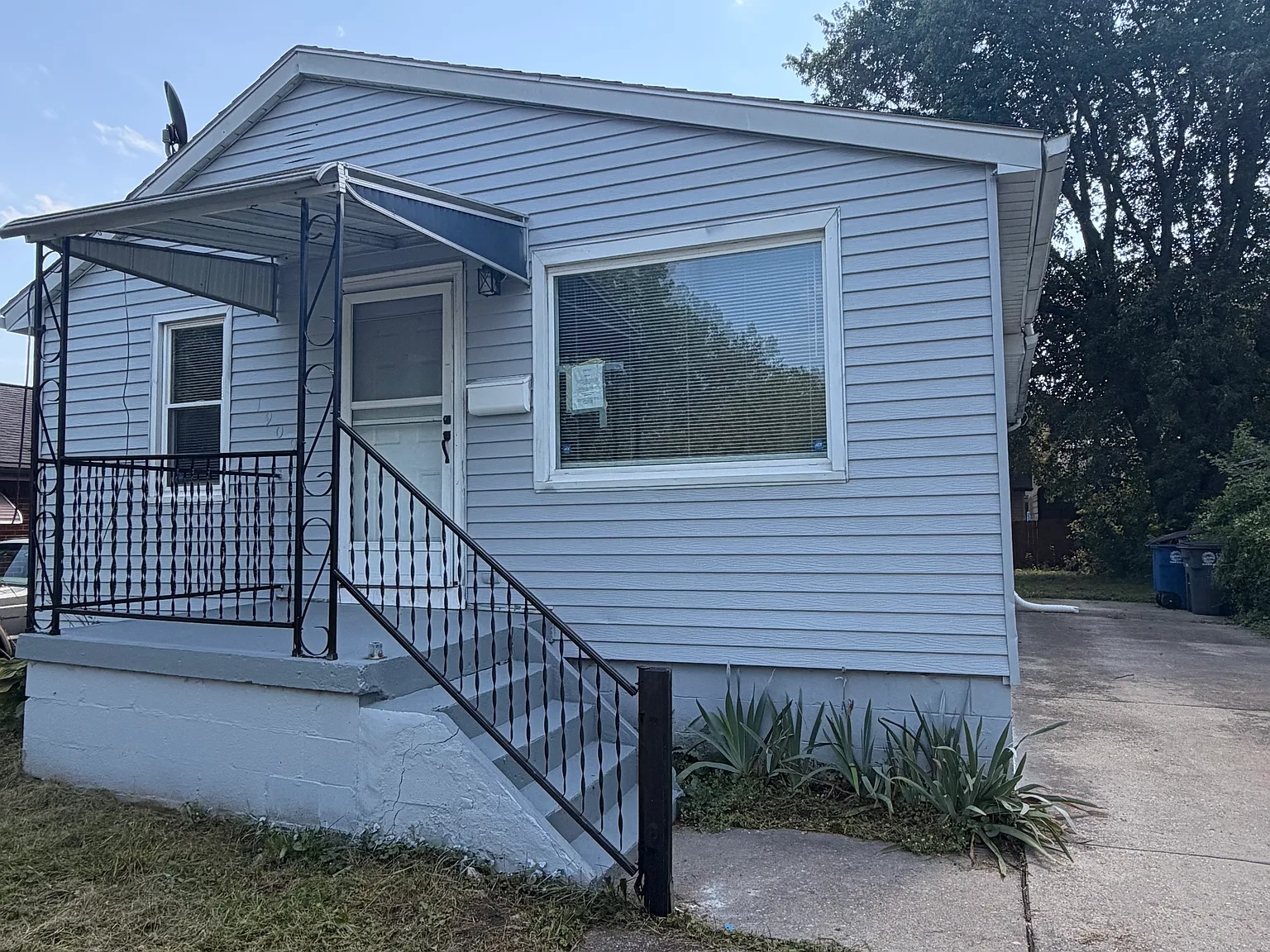 2 bed, 768 sqft, $1,300 — Photo 2