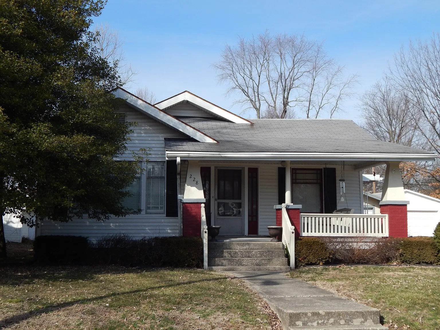 228 W Giles St photo 1