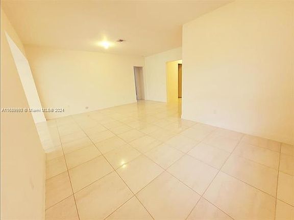 5th image of 17507 SW 41st St
