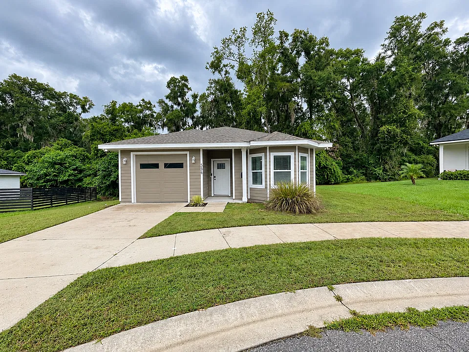 556 NW 259th Ter