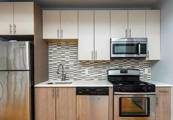 2nd image of 672 Grand St #2B