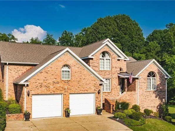 1630 Lakewood Cir, Washington, WV 26181