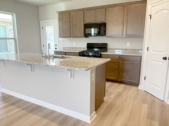Thomas II A - Kitchen - DSLD Homes