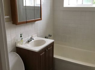 4825 Crain St #2C, Skokie, IL 60077