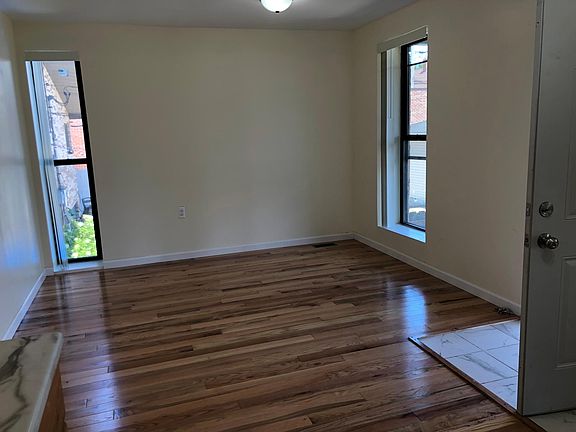 5th image of 3815 S Parnell Ave #1R