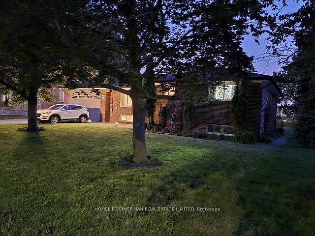 1st image of 92 Bond Cres