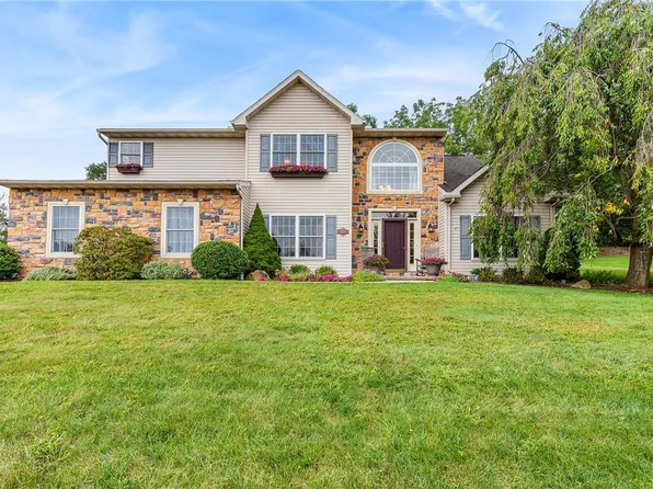 149 Roja Ln, Mertztown, PA 19539