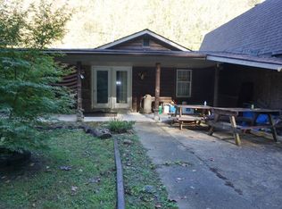 2497 River Haven Rd, Clendenin, WV 25045
