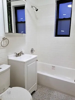 Rented by Hillel Realty Group | media 15