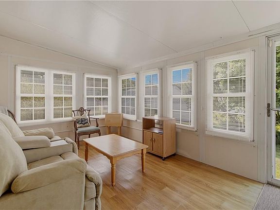 3rd image of 177 Songbird Ln