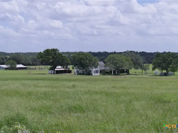 820 County Road 369, Hallettsville, TX 77964