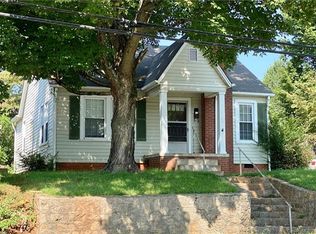 218 4th St SW, Hickory, NC 28602