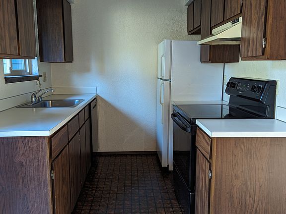 5th image of 1080 SW Harrier Cir APT 202