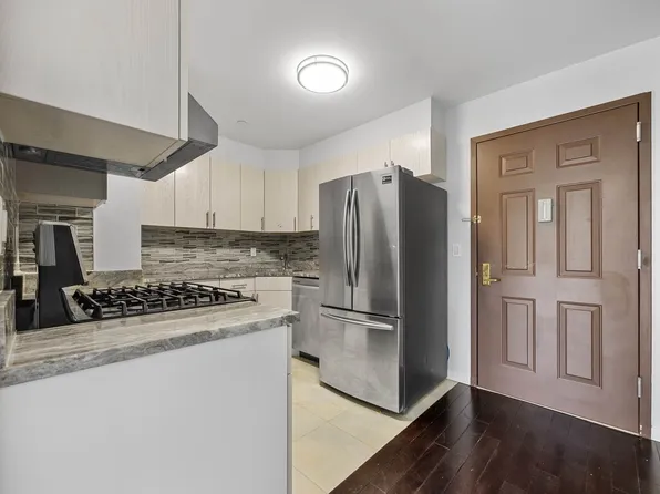 138-12 Northern Boulevard image 6 of 17