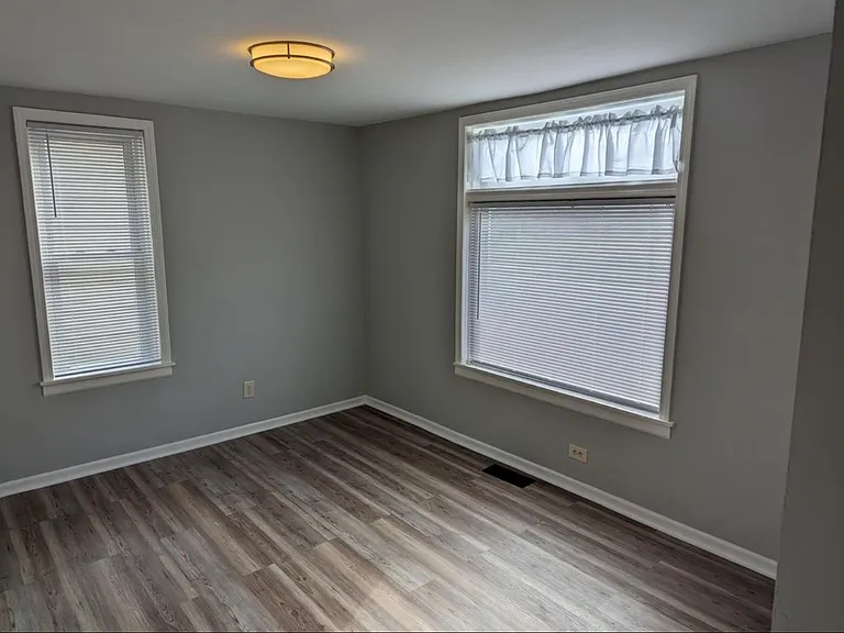74 Northbound Gratiot Ave #1/2 — Photo 7