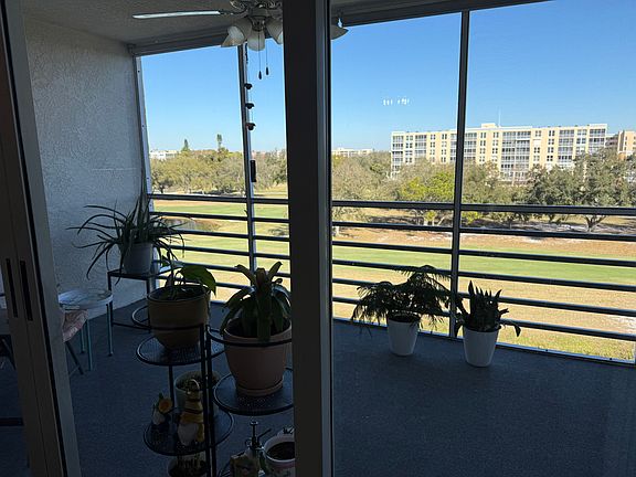 3rd image of 4550 Pinebrook Cir