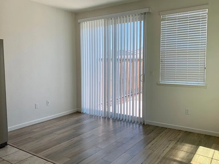 1900 Monroe Ct #100 — Photo 3