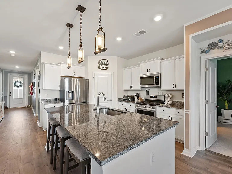 173 Greenwich Dr — Photo 18