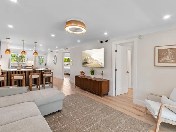 1686 Blue Point AVE #B9, NAPLES, FL 34102