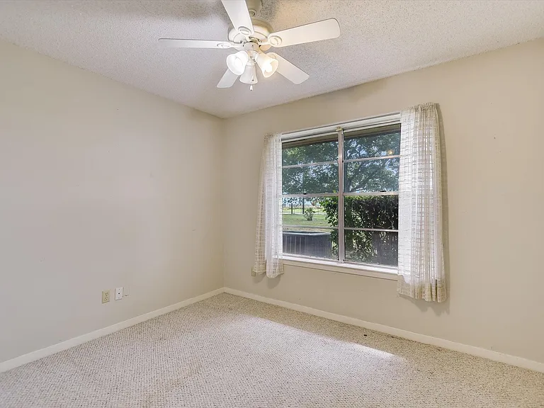 7 Brenda Ln — Photo 10