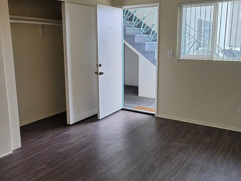 2100 Hermosa Ave #B — Photo 4