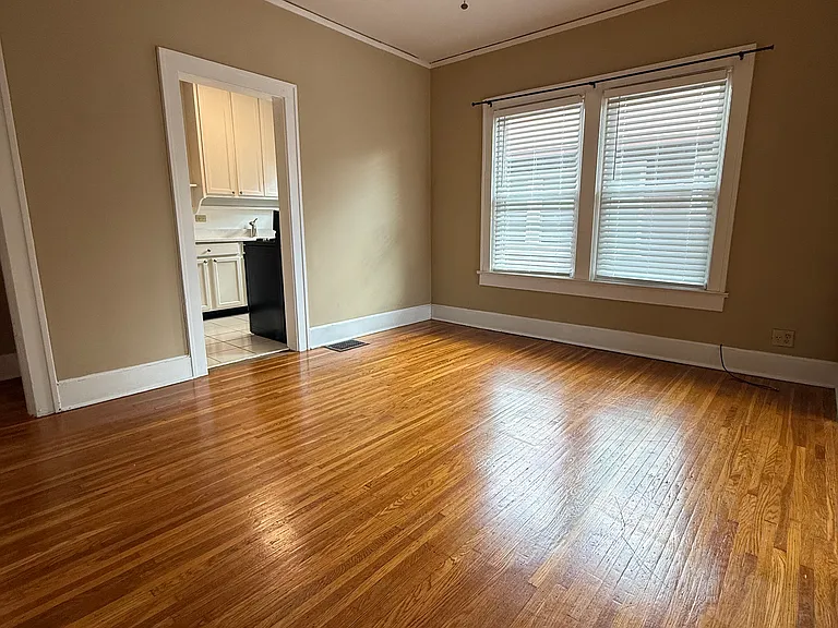 1911 Roanoke Ave #4 — Photo 8