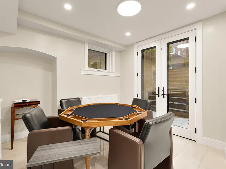 2137 R St NW — Photo 33