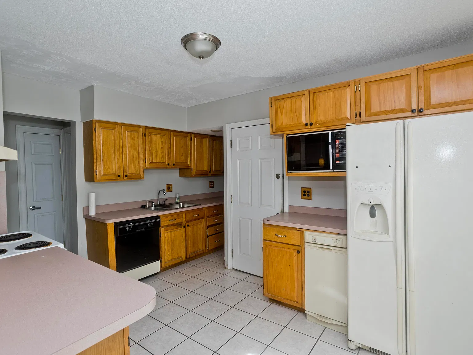 3 bed, 1092 sqft, $1,600 — Photo 3