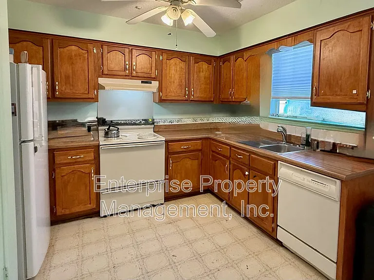 4569 Columbia Woods Ln — Photo 3