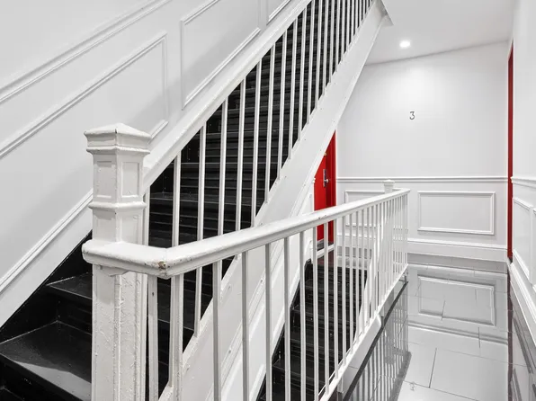 321 West 11th Street image 11 of 12