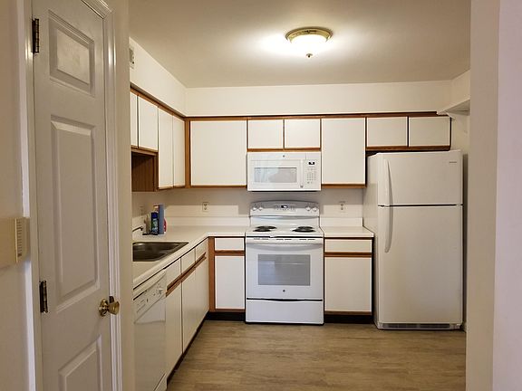3rd image of 142 Jubilee Hill Dr Unit F